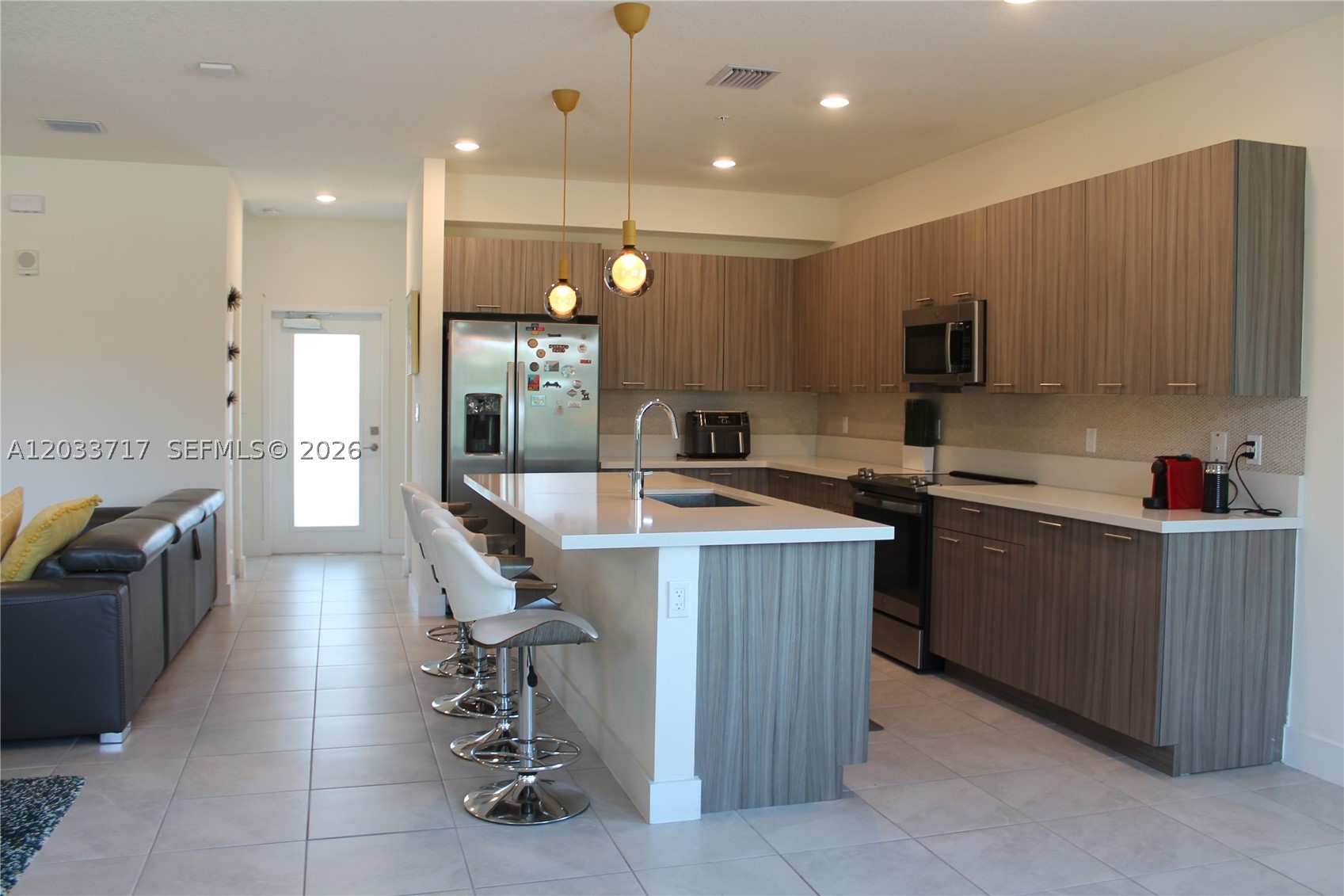 URBANA AT RESIDENCES - Residential