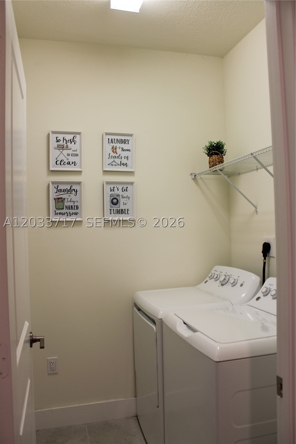 URBANA AT RESIDENCES - Residential