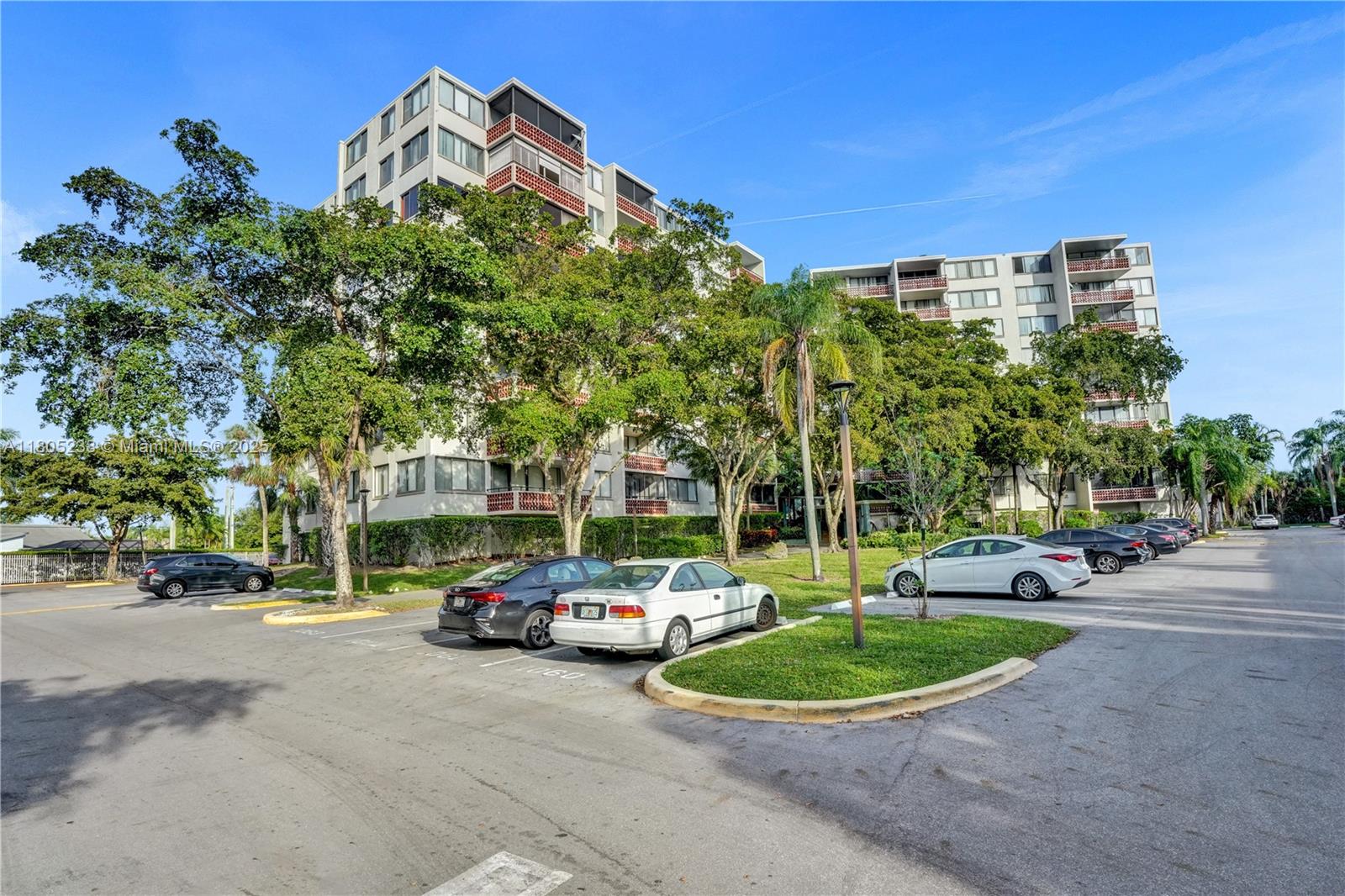 INVERRARY GARDENS CONDO I - Residential