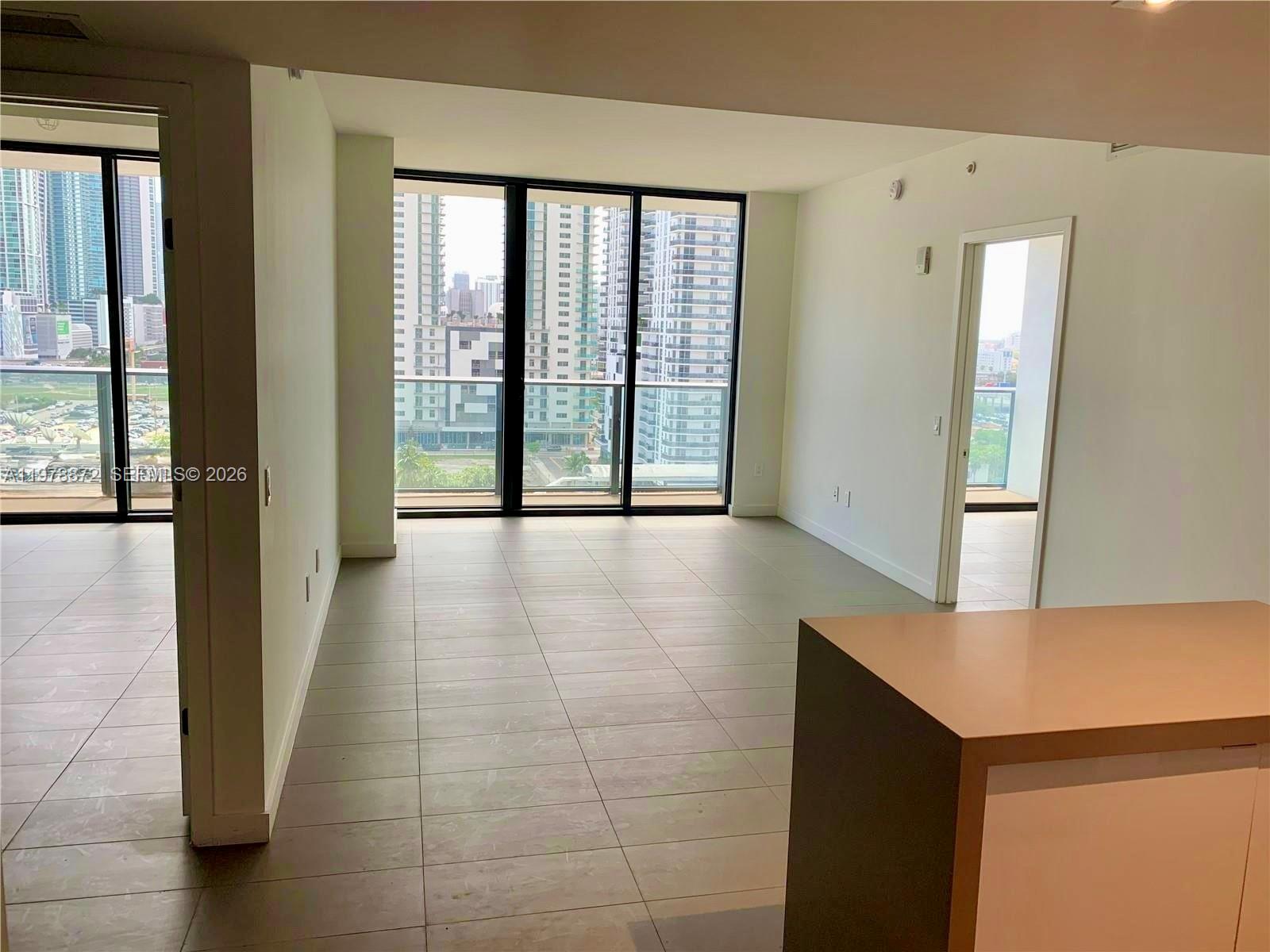 CANVAS CONDO - Residential