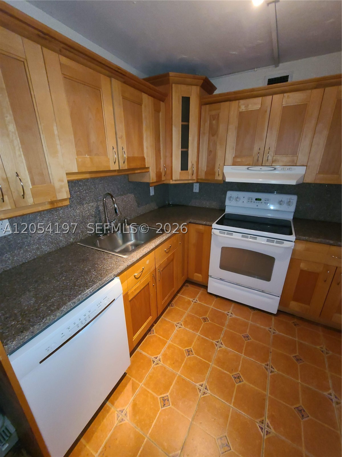BAY POINT EAST CONDO - Residential Lease