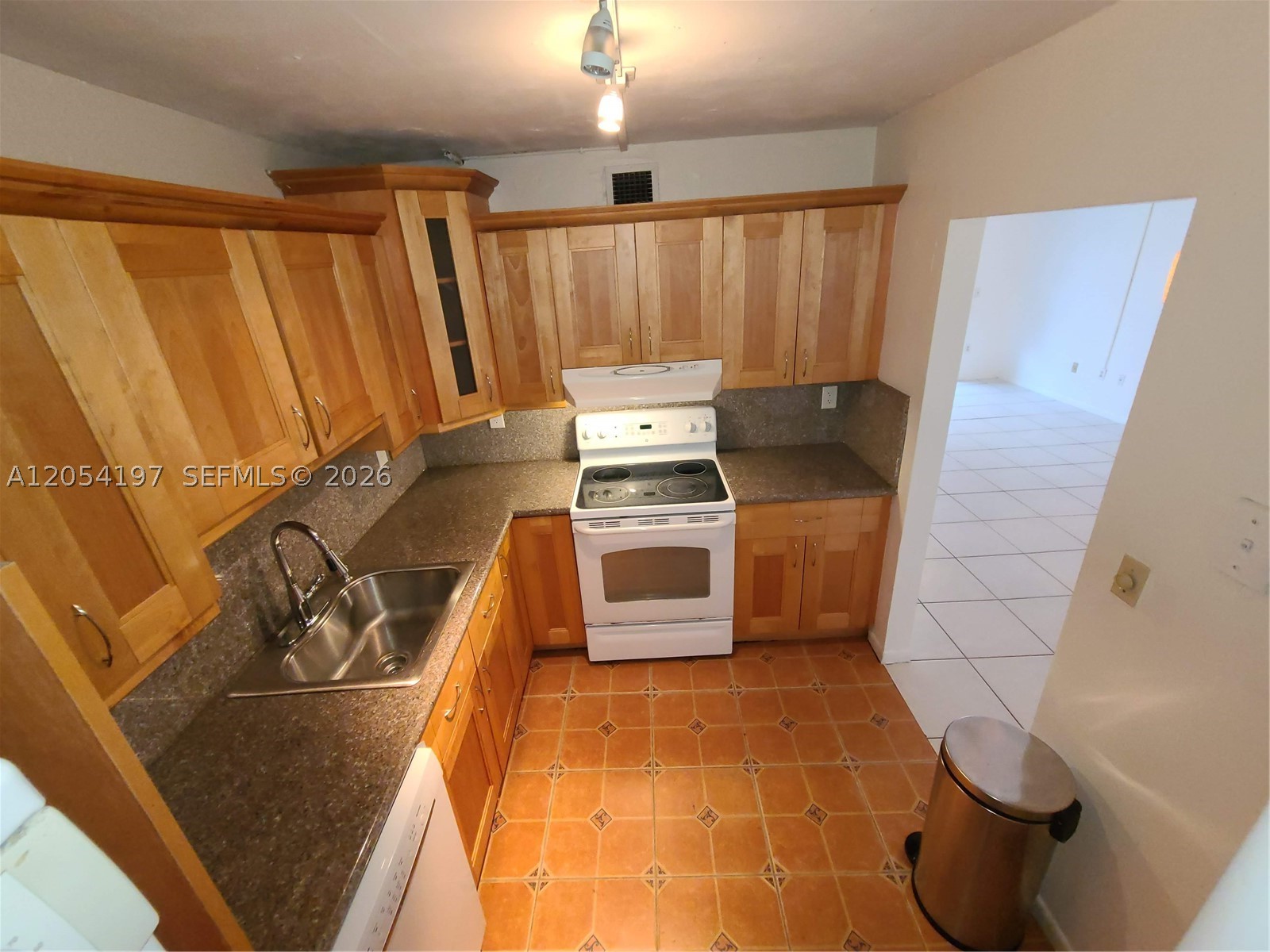 BAY POINT EAST CONDO - Residential Lease