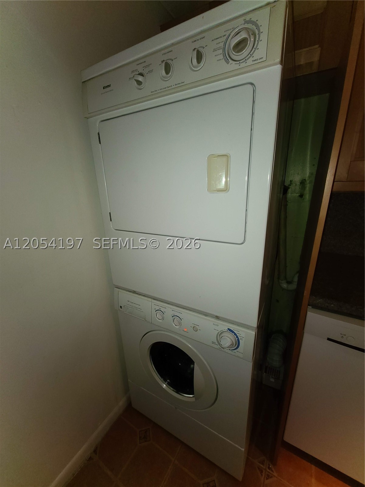 BAY POINT EAST CONDO - Residential Lease