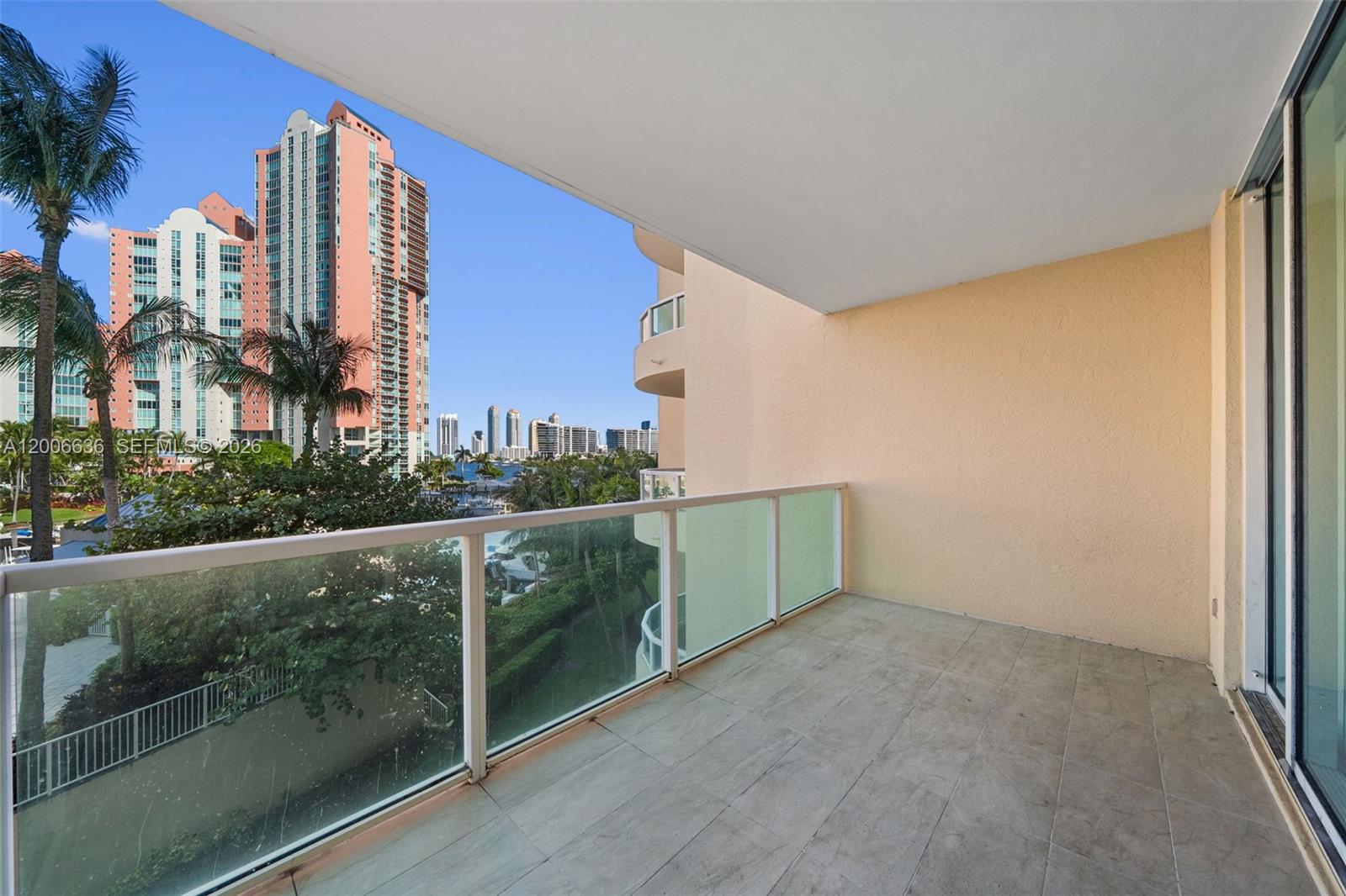 AVENTURA MARINA CONDO NUM - Residential