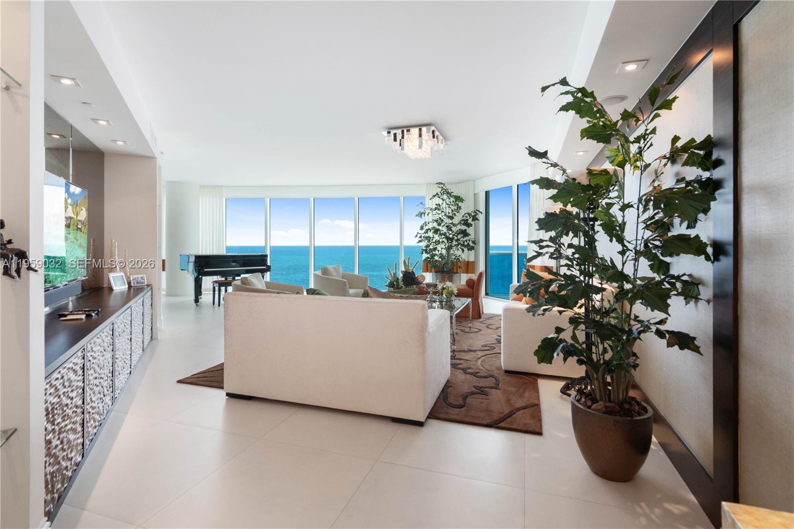 2711 HOLLYWOOD BEACH COND - Residential