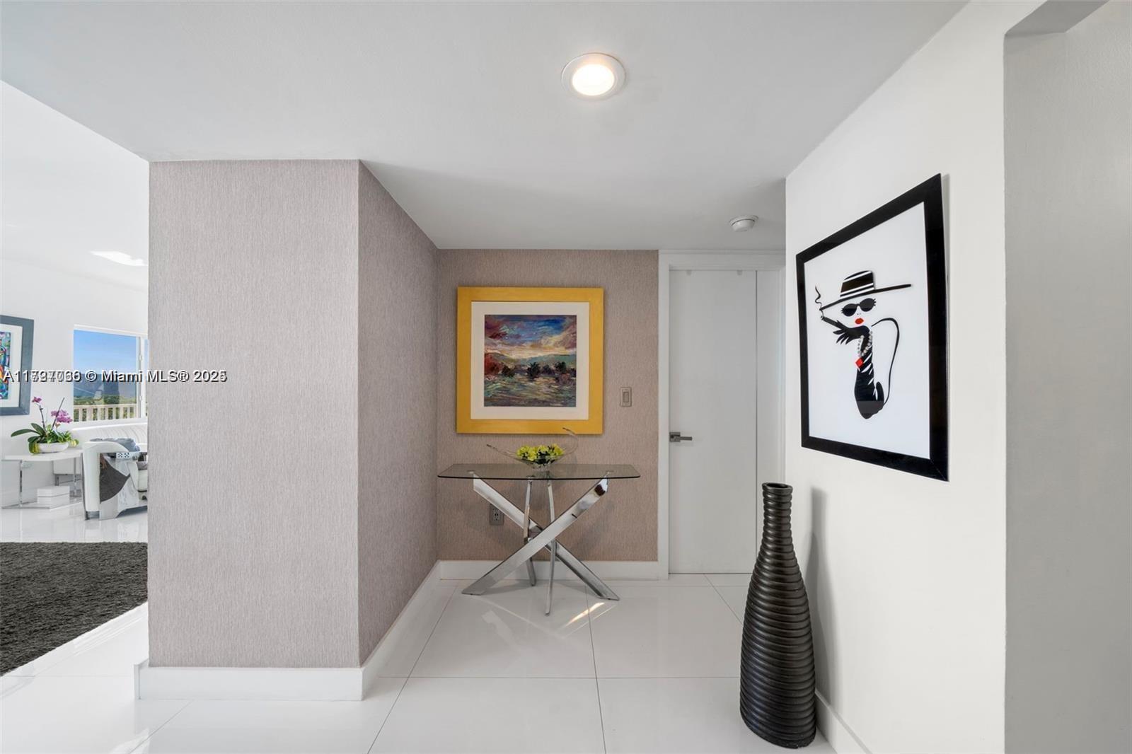ARLEN HOUSE CONDO - Residential