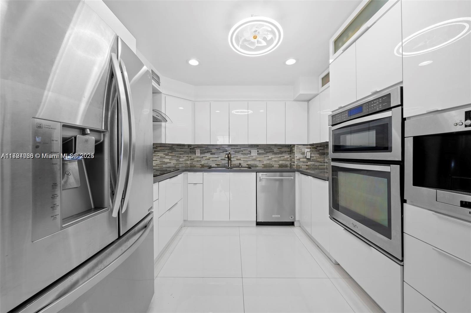 ARLEN HOUSE CONDO - Residential