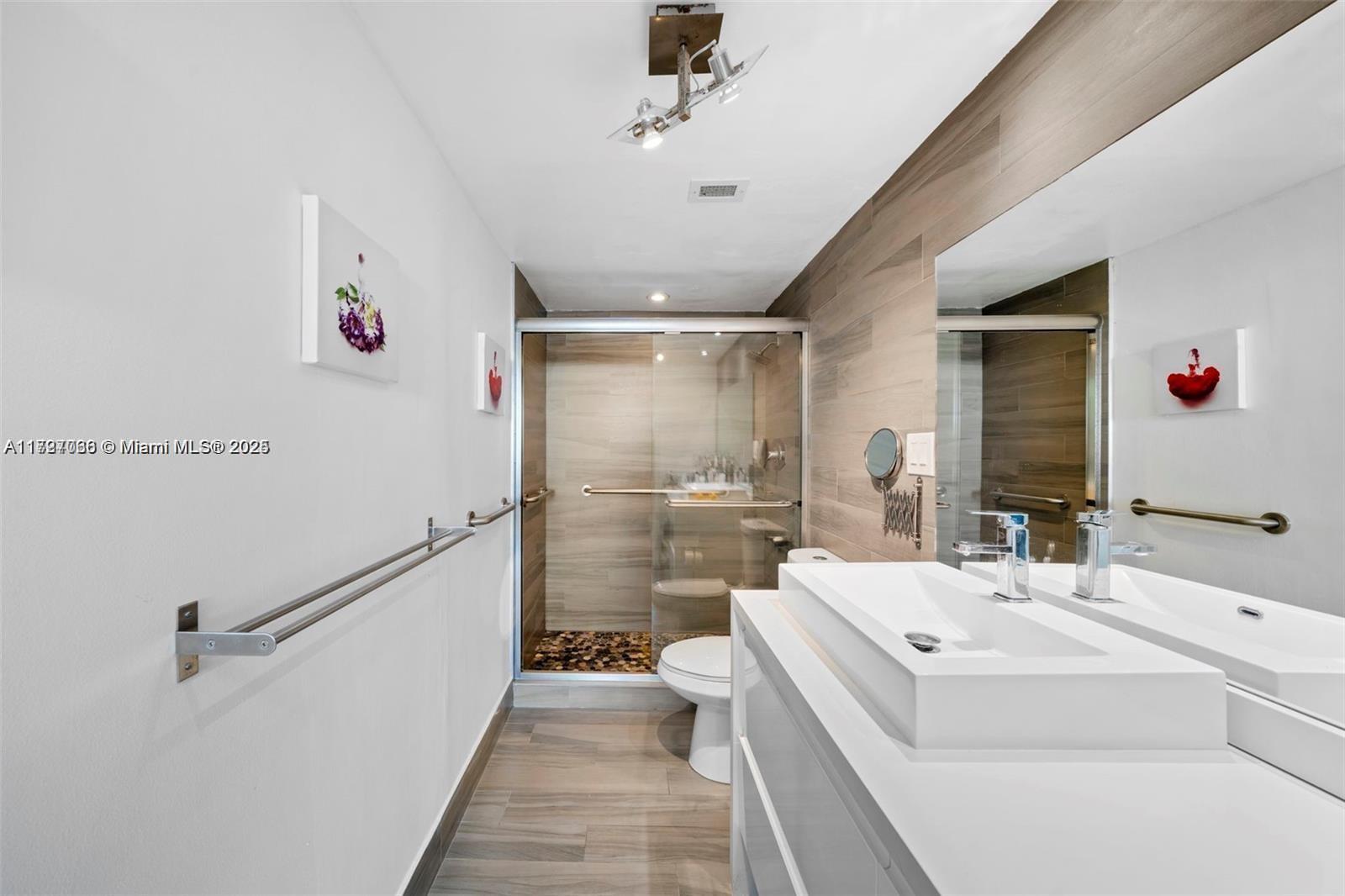 ARLEN HOUSE CONDO - Residential