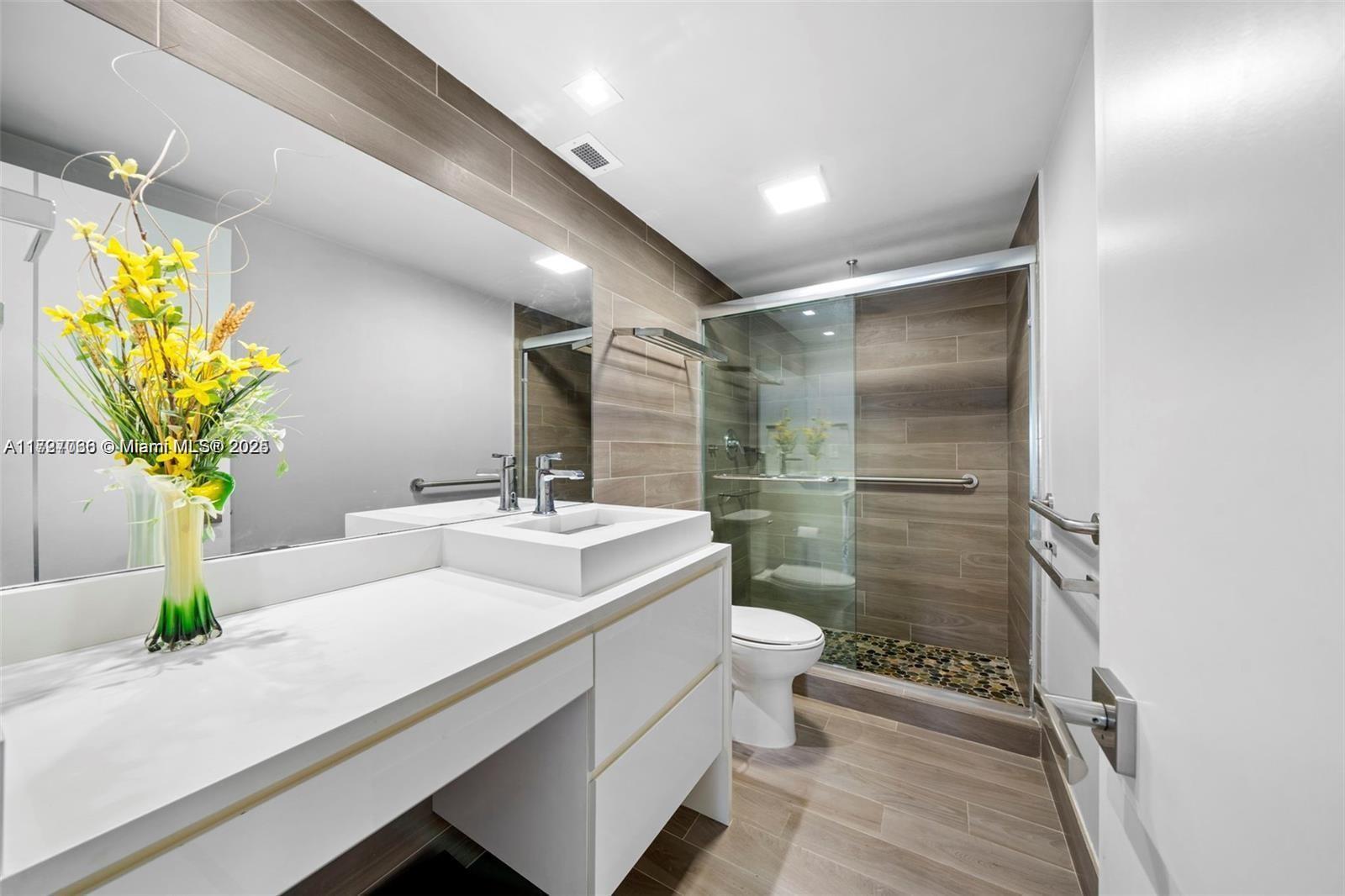 ARLEN HOUSE CONDO - Residential