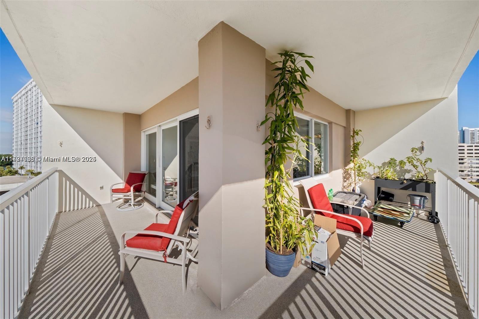 ARLEN HOUSE CONDO - Residential