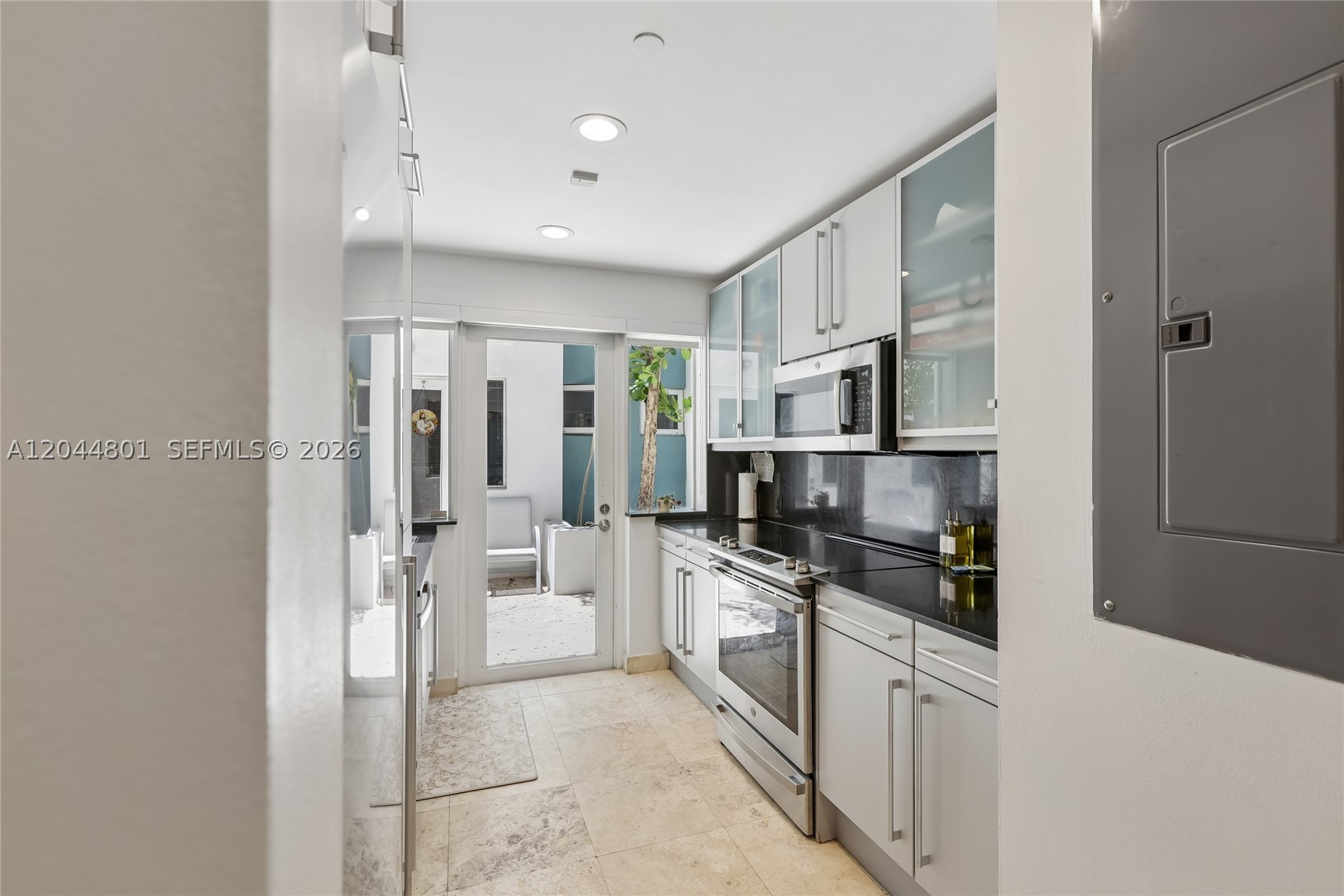 WASHINGTON CORNER CONDO - Residential