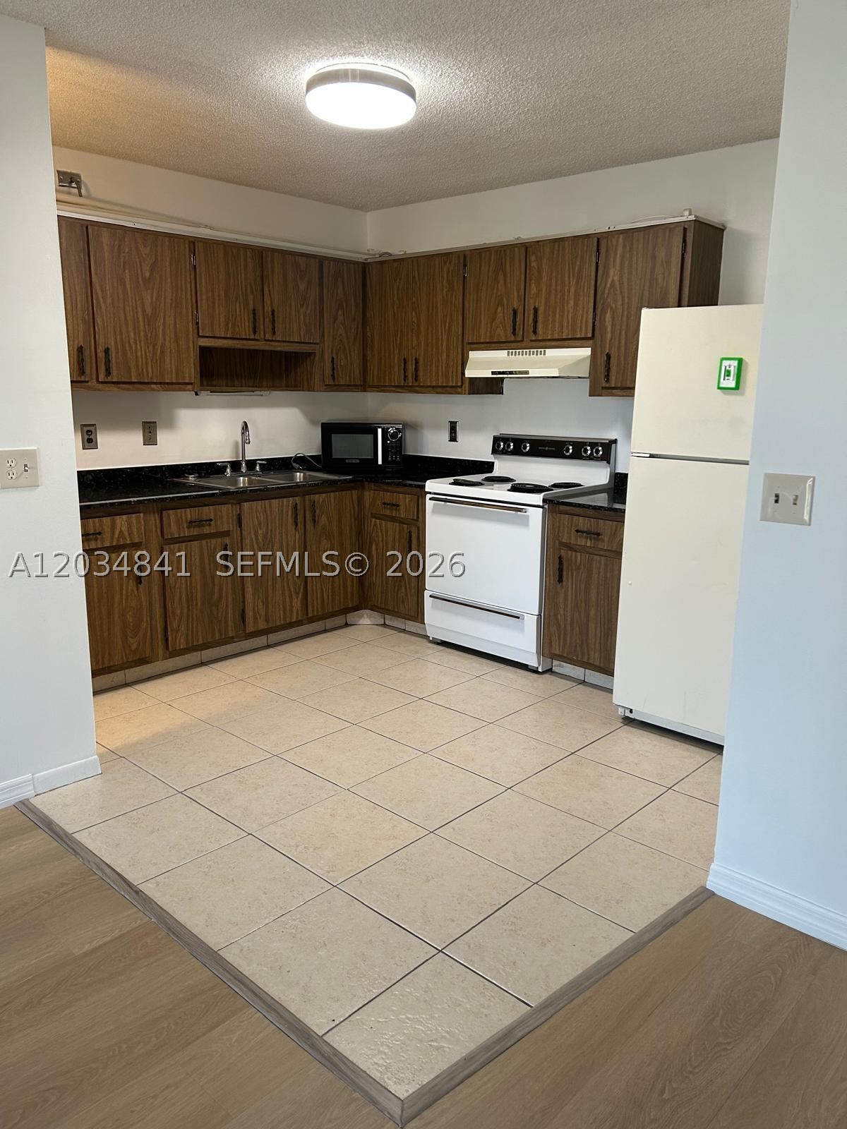 LA PINATA CONDO - Residential Lease