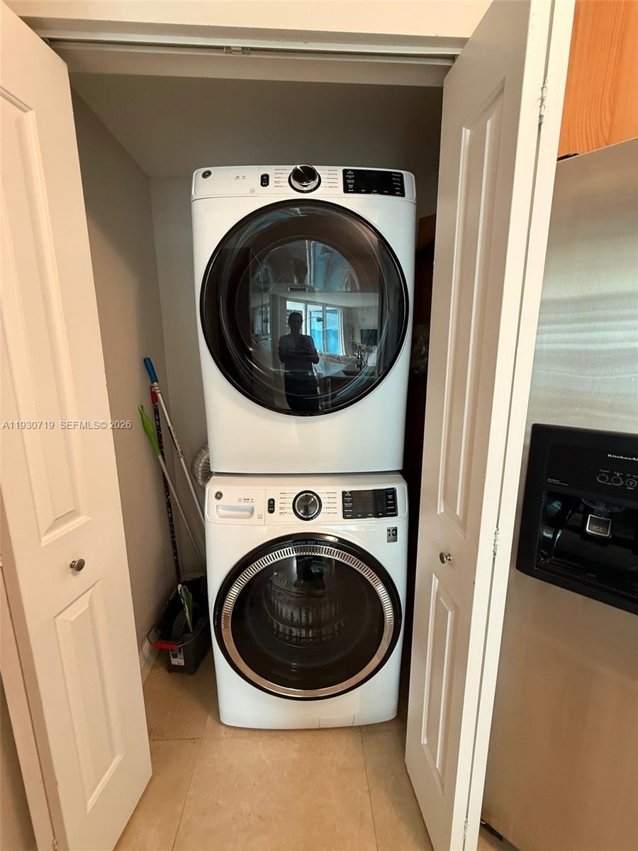 PLATINUM CONDO - Residential Lease