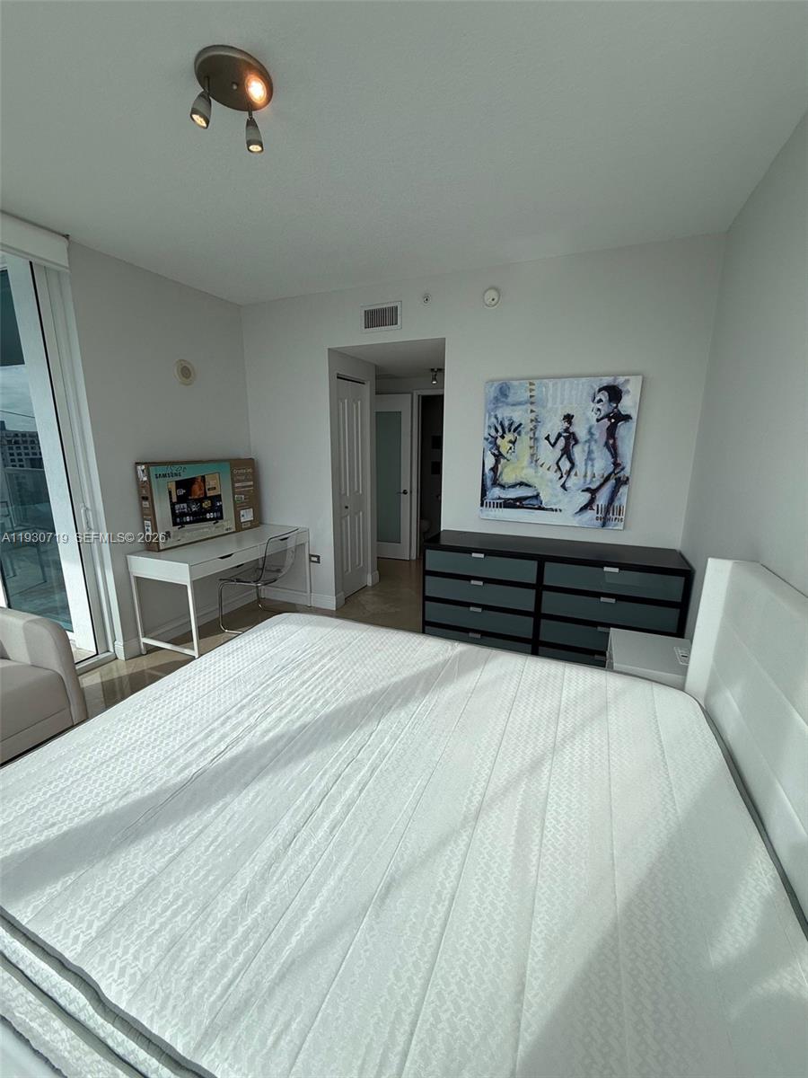 PLATINUM CONDO - Residential Lease