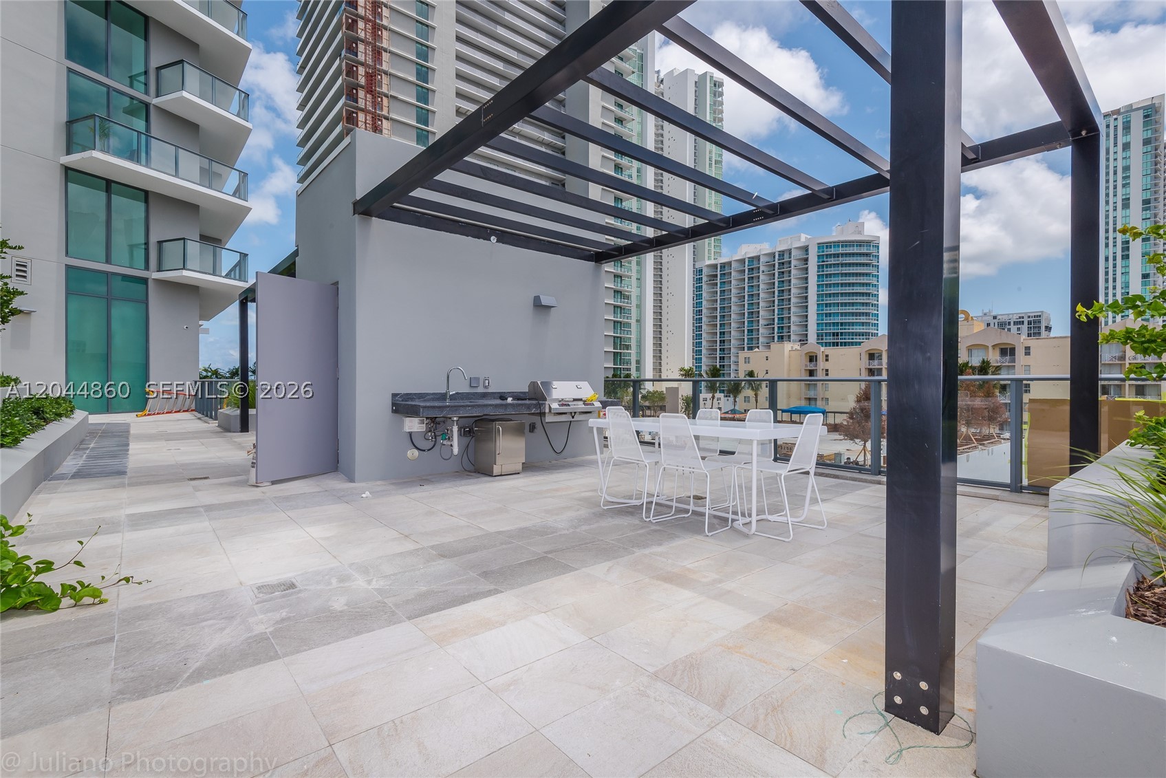 PARAISO BAYVIEWS CONDO - Residential