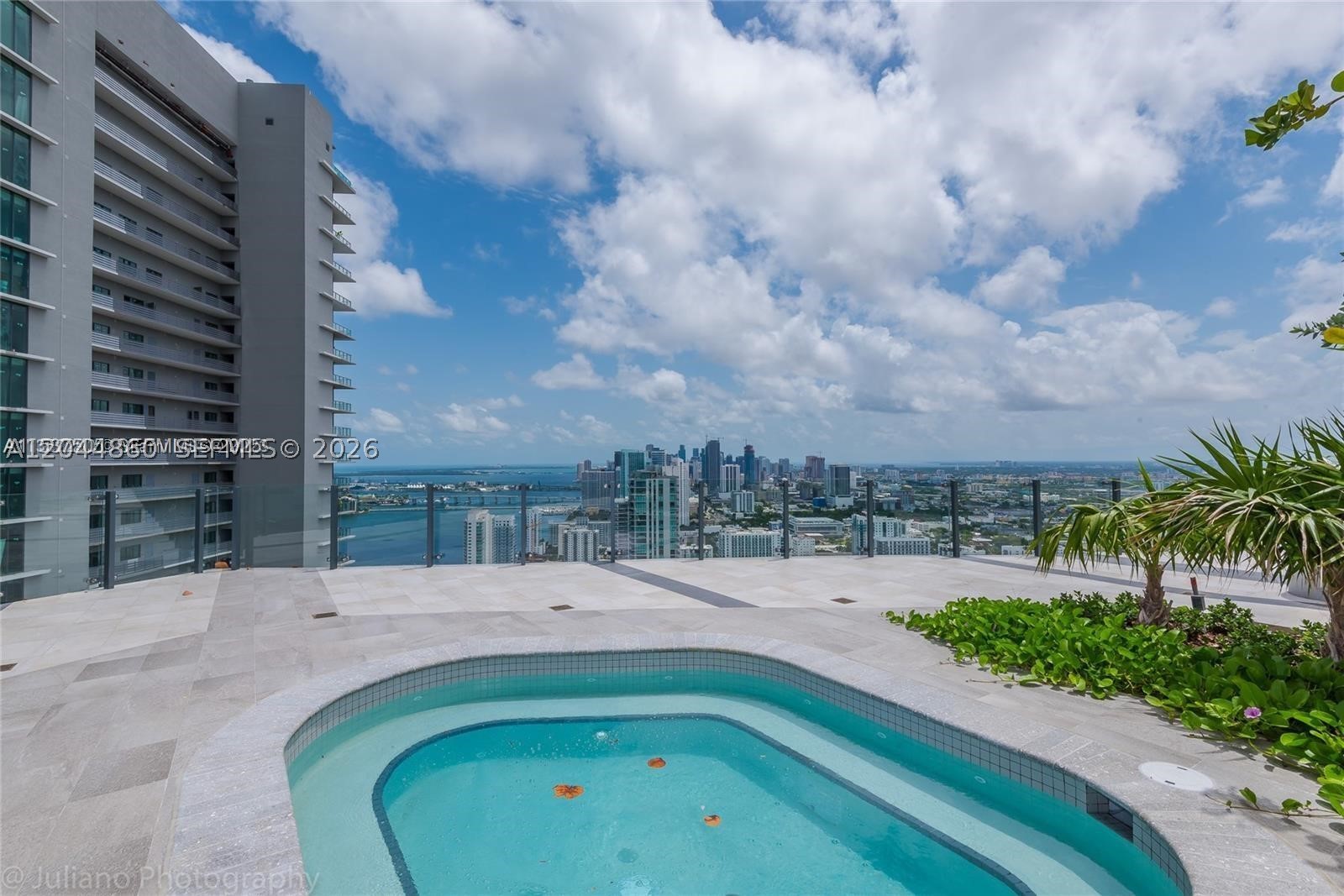 PARAISO BAYVIEWS CONDO - Residential