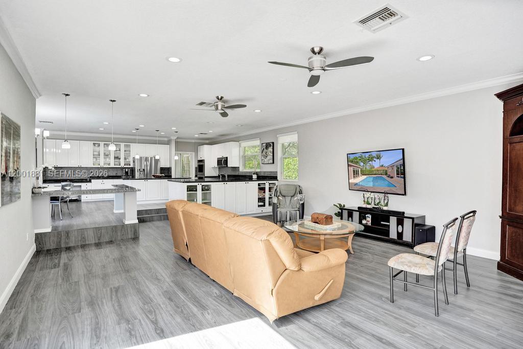 LANDINGS OF PARKLAND - Residential