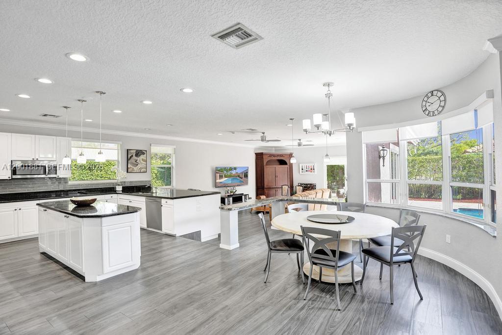 LANDINGS OF PARKLAND - Residential