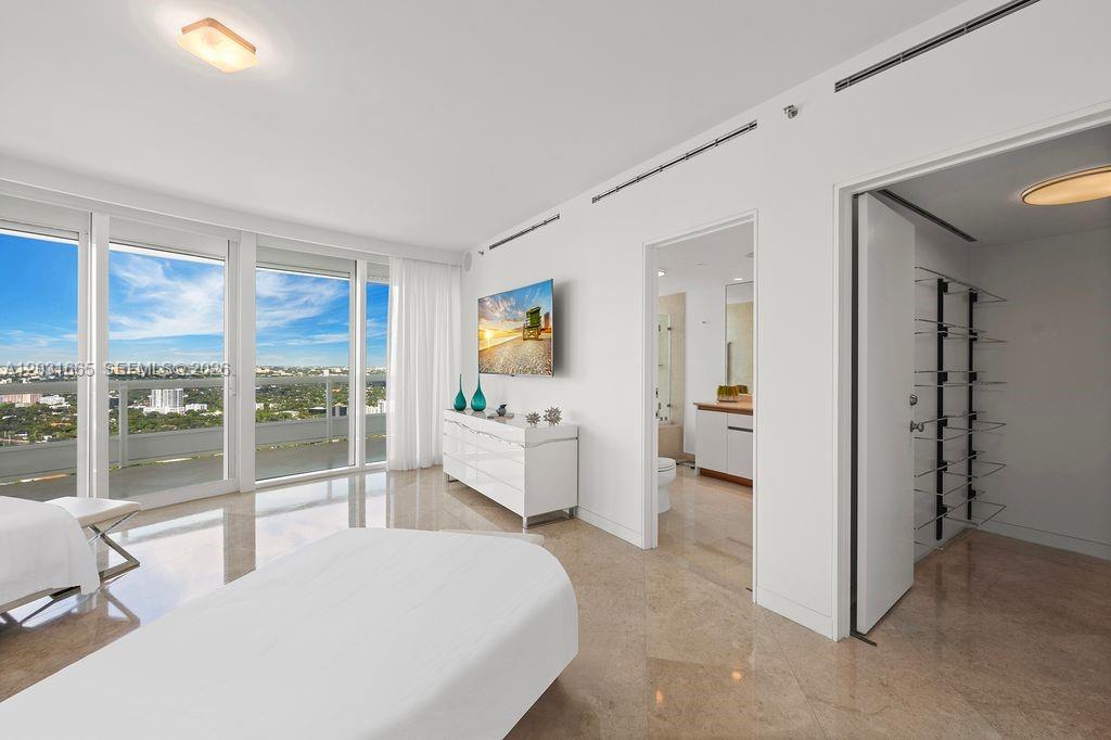 SANTA MARIA CONDO - Residential