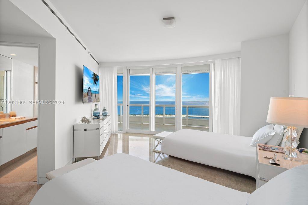 SANTA MARIA CONDO - Residential