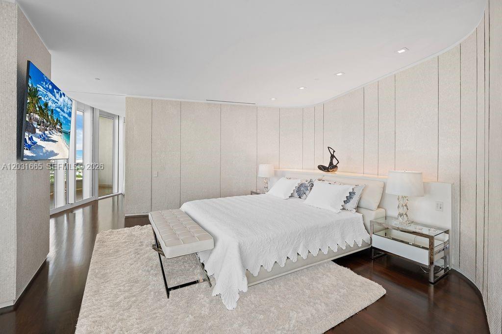 SANTA MARIA CONDO - Residential
