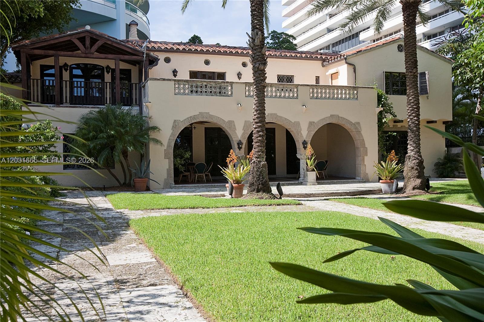 SANTA MARIA CONDO - Residential