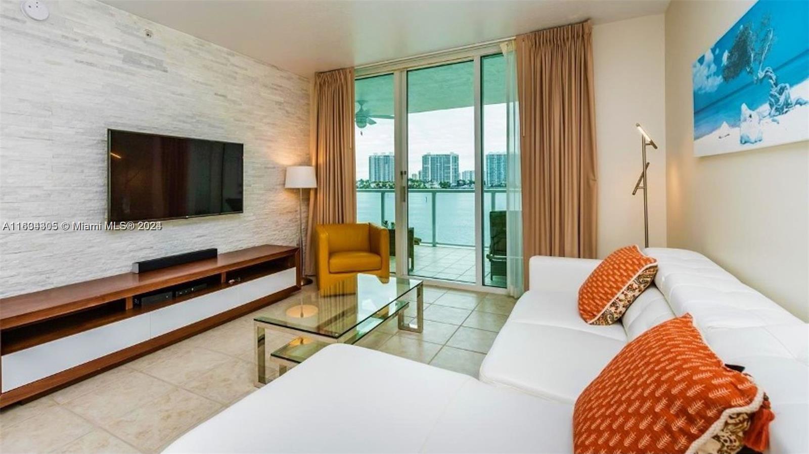 MARINA BAY CLUB CONDO HOT - Residential