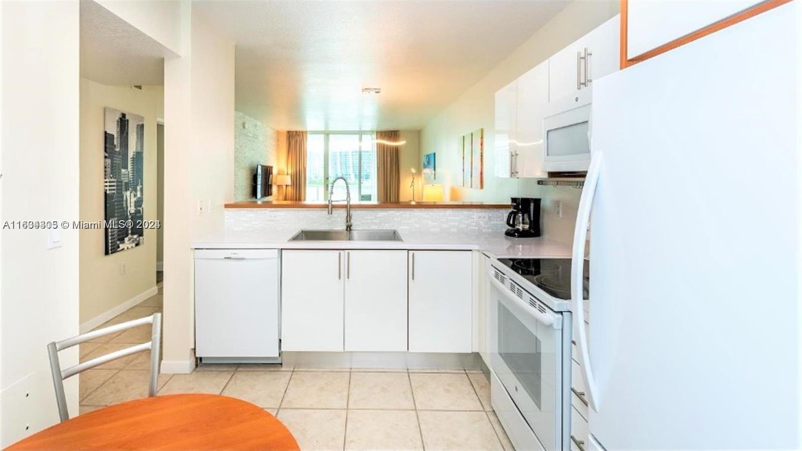 MARINA BAY CLUB CONDO HOT - Residential