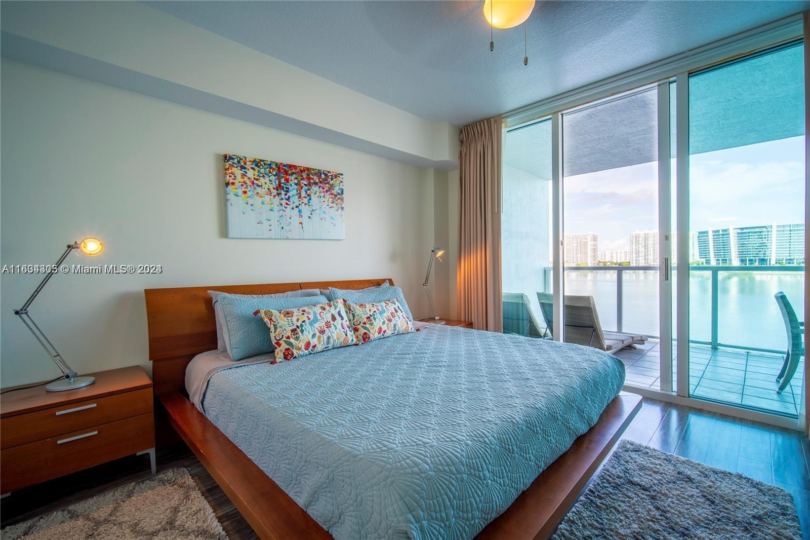 MARINA BAY CLUB CONDO HOT - Residential