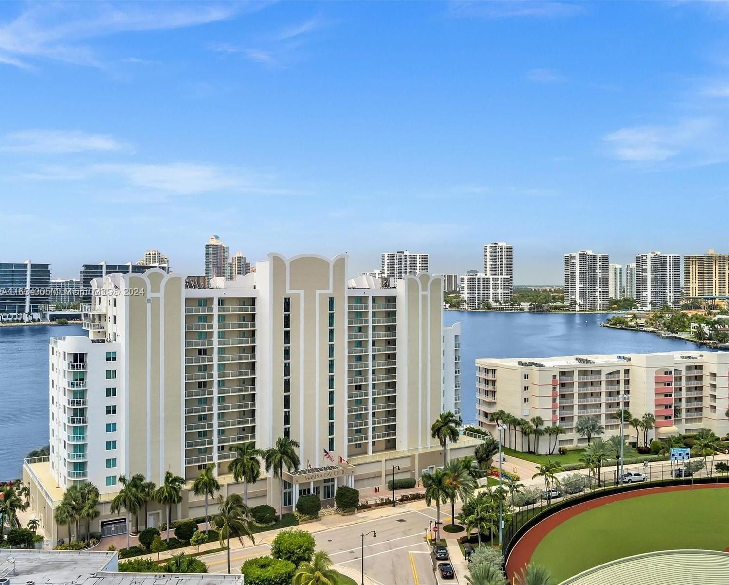 MARINA BAY CLUB CONDO HOT - Residential