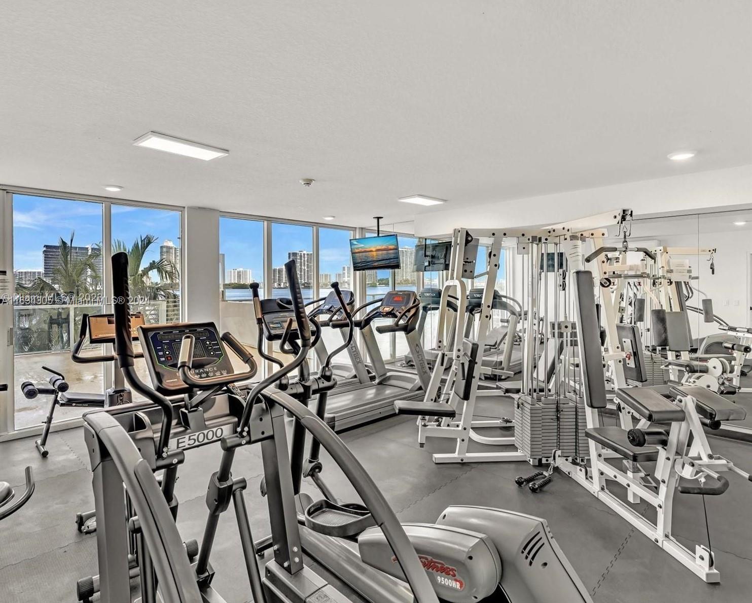MARINA BAY CLUB CONDO HOT - Residential