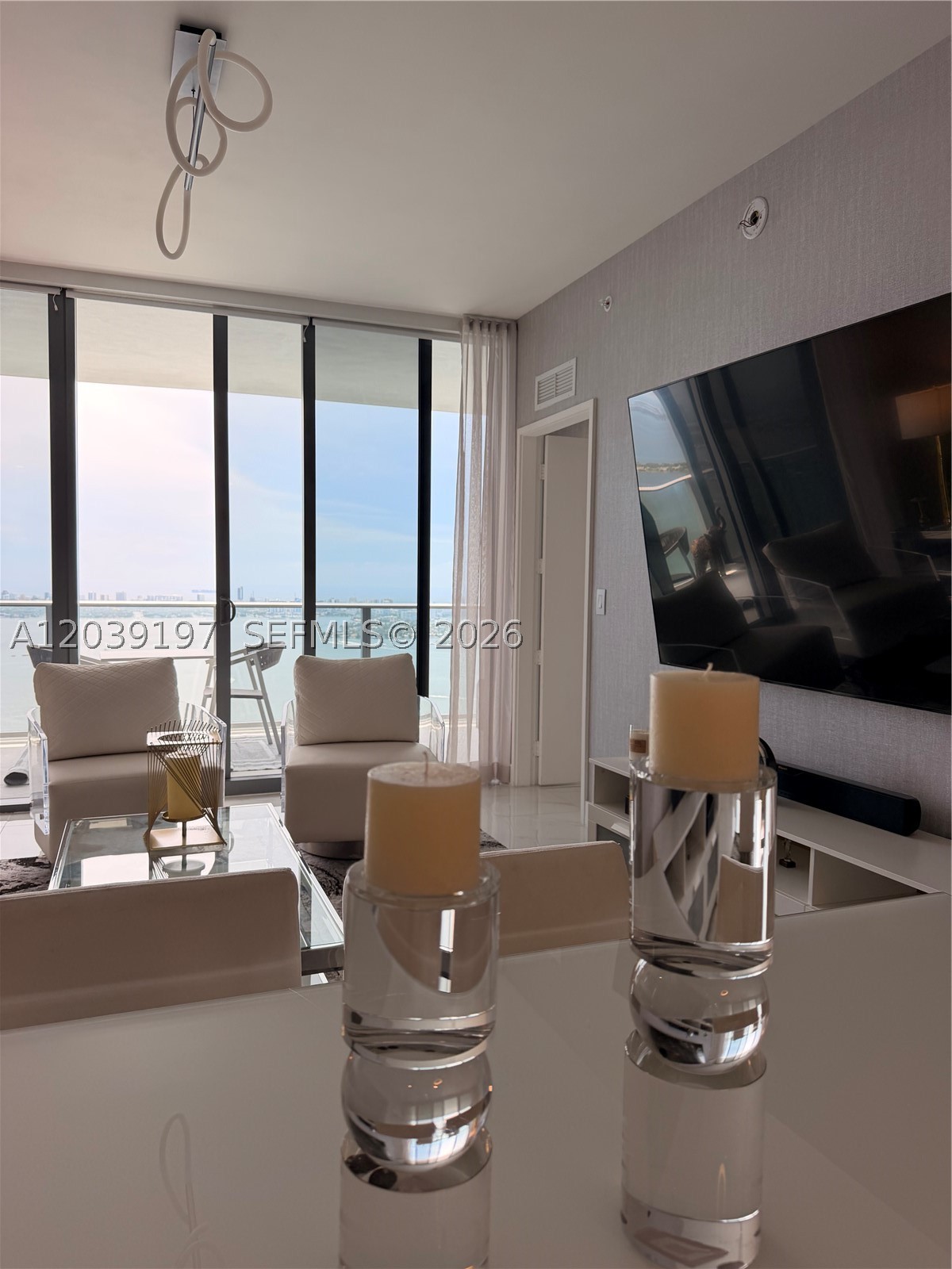 ARIA RESERVE SOUTH CONDO - Residential Lease