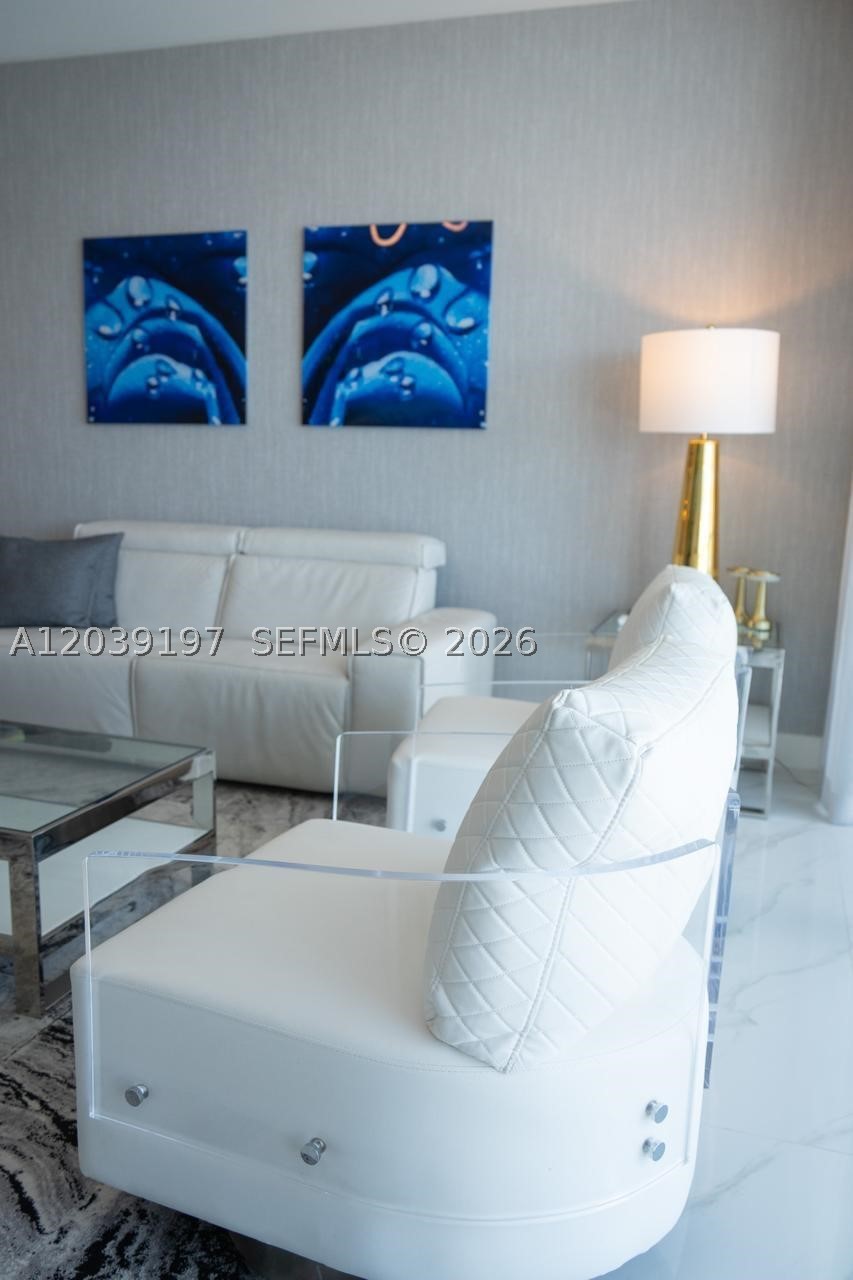 ARIA RESERVE SOUTH CONDO - Residential Lease
