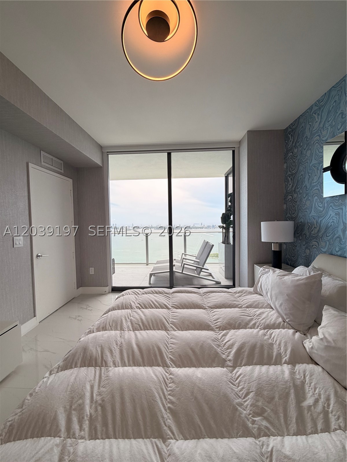 ARIA RESERVE SOUTH CONDO - Residential Lease
