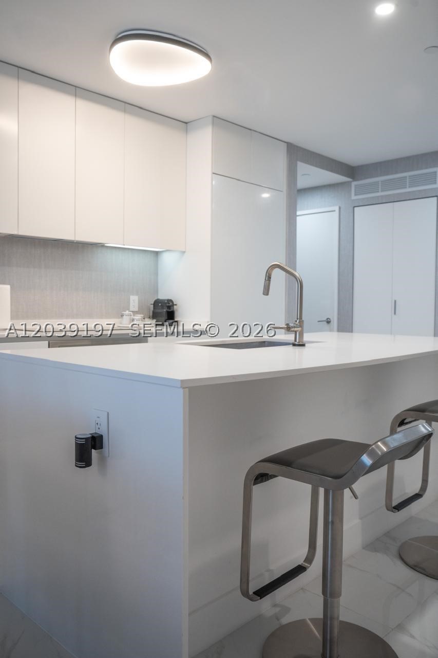 ARIA RESERVE SOUTH CONDO - Residential Lease