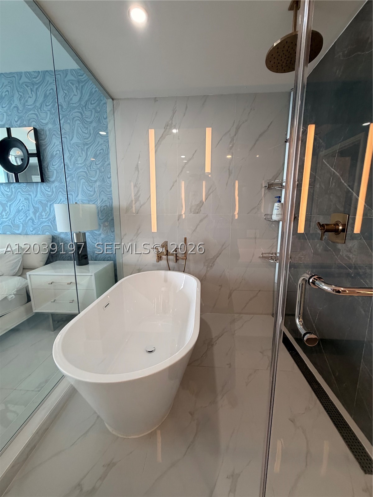 ARIA RESERVE SOUTH CONDO - Residential Lease