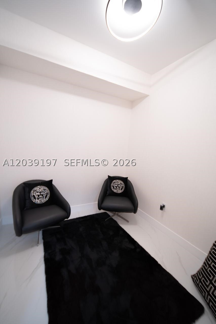 ARIA RESERVE SOUTH CONDO - Residential Lease