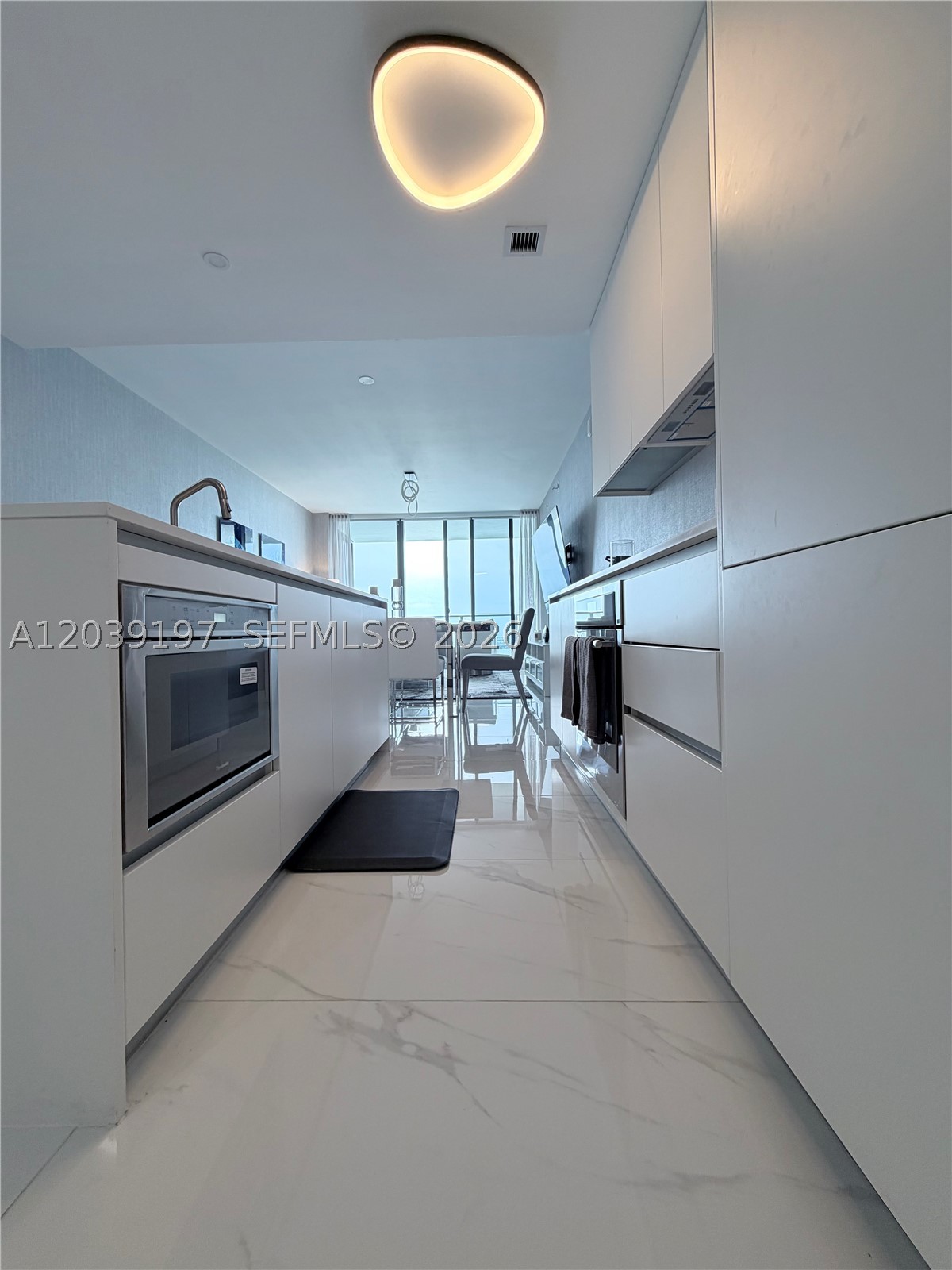 ARIA RESERVE SOUTH CONDO - Residential Lease