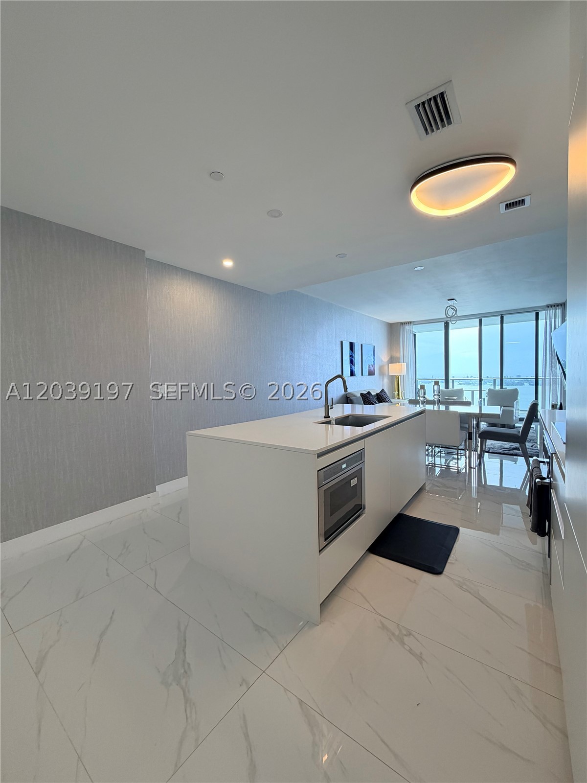 ARIA RESERVE SOUTH CONDO - Residential Lease