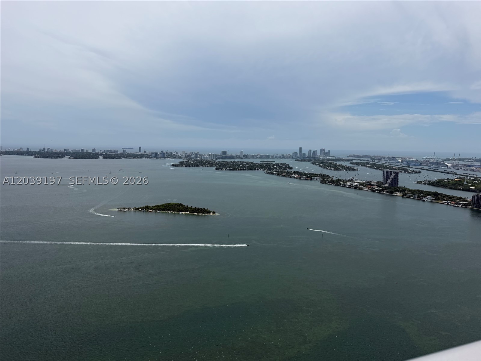 ARIA RESERVE SOUTH CONDO - Residential Lease