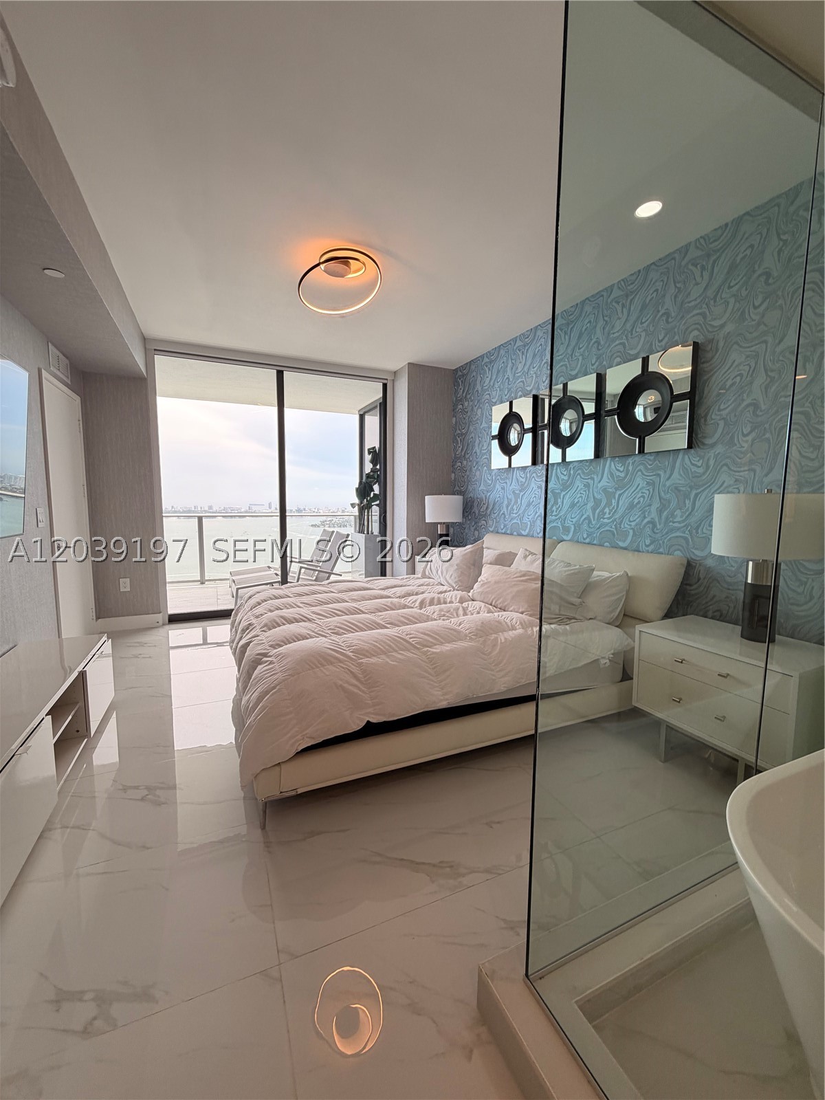 ARIA RESERVE SOUTH CONDO - Residential Lease