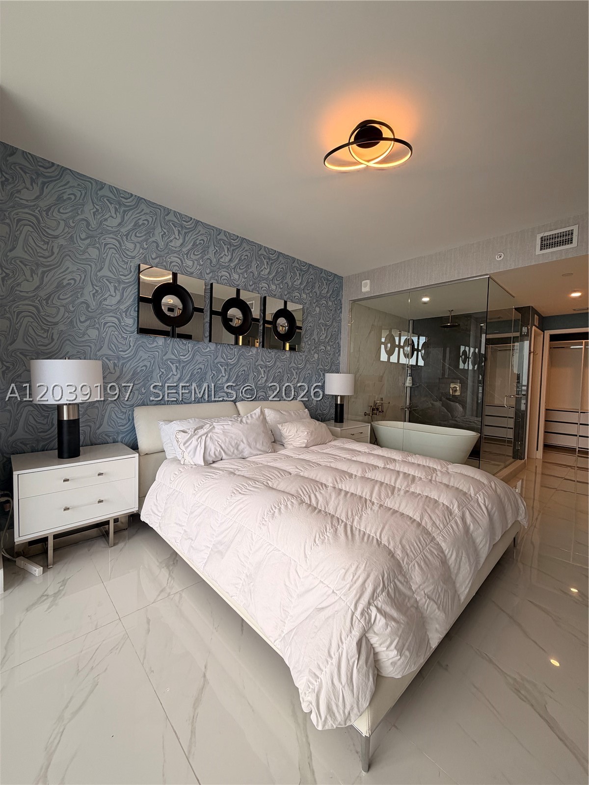 ARIA RESERVE SOUTH CONDO - Residential Lease