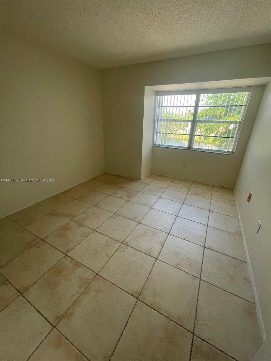 KINGS CREEK SOUTH CONDO - Residential Lease