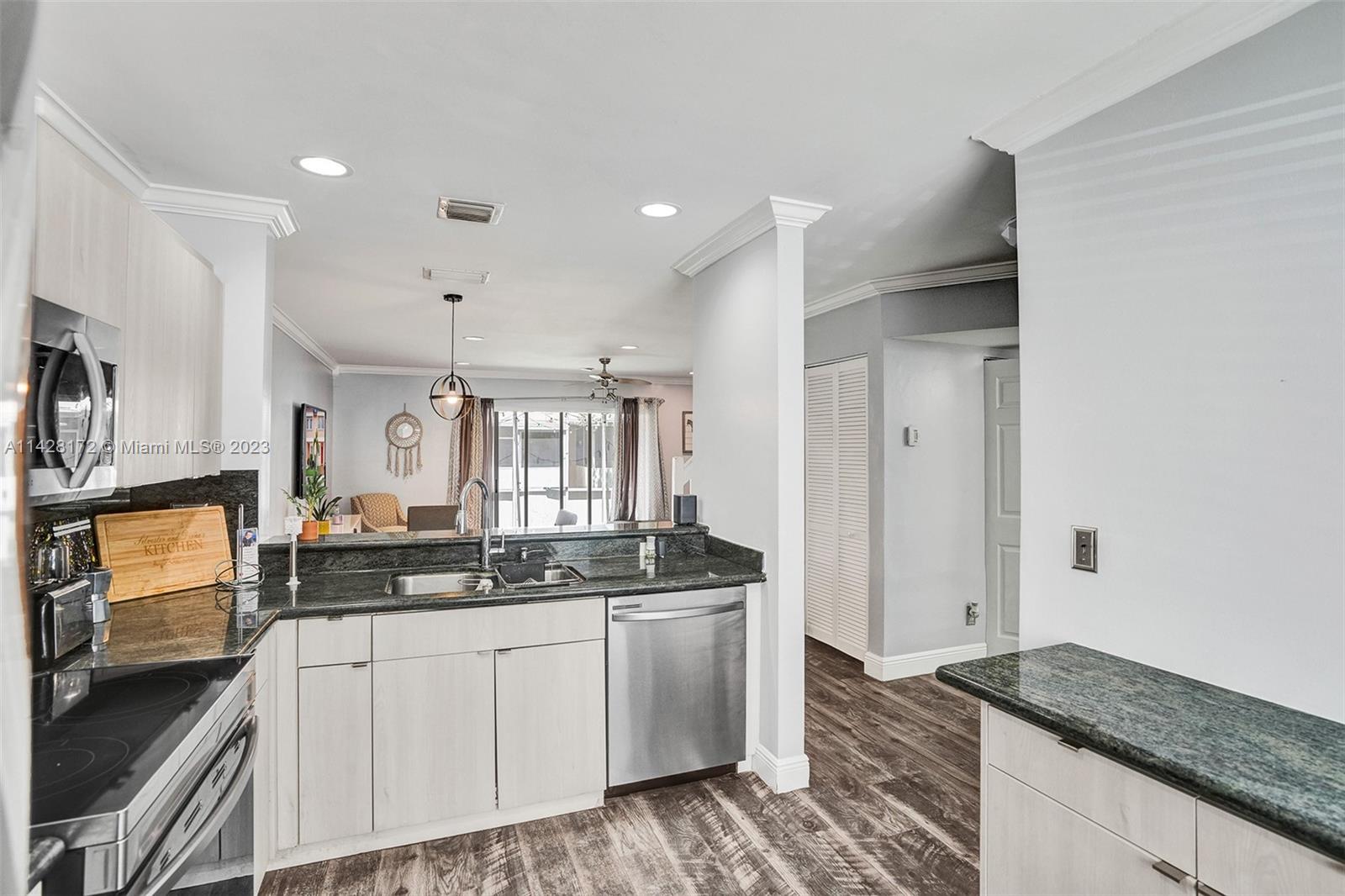 CHAPEL TRAIL II - Residential Lease