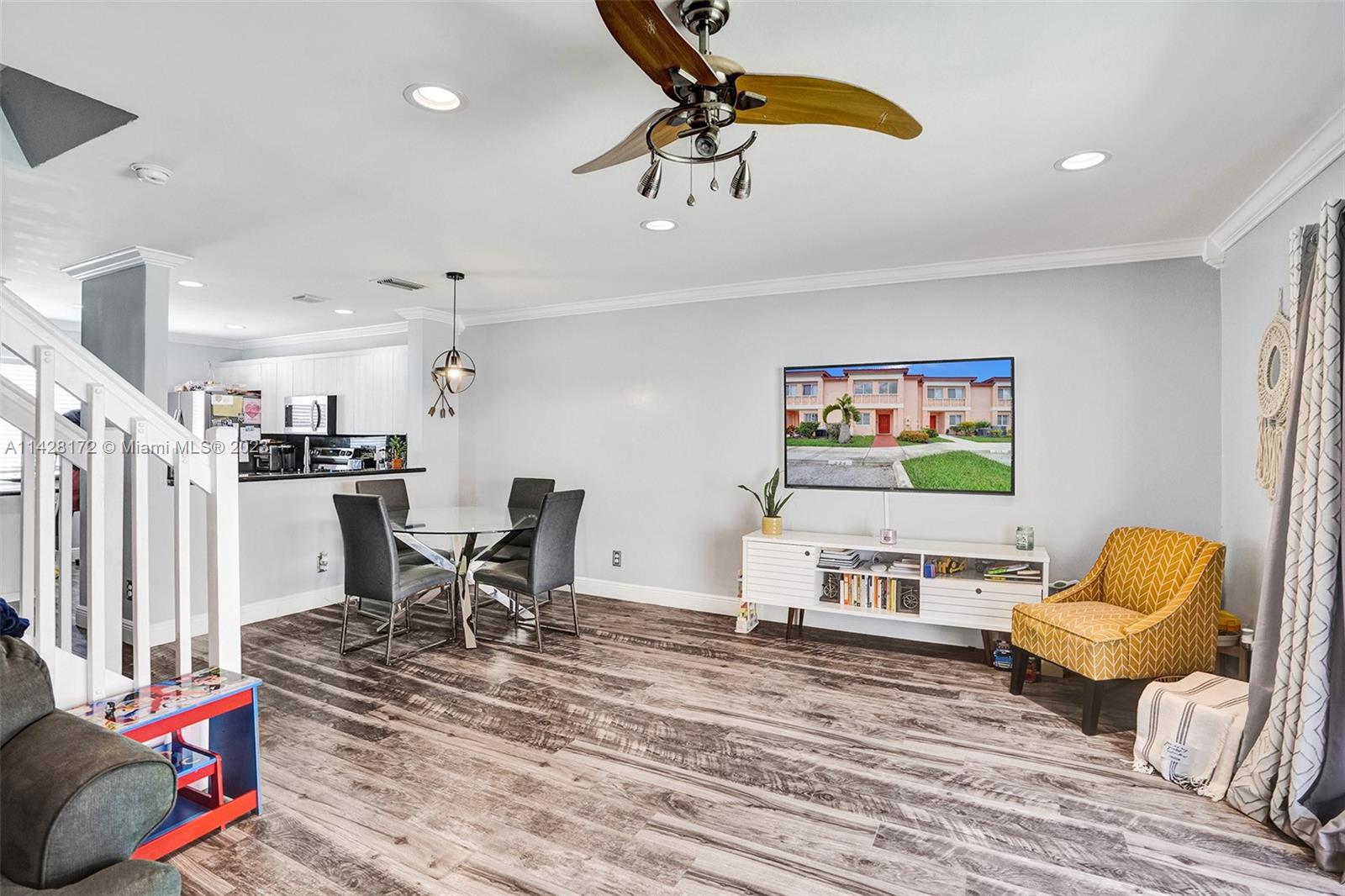 CHAPEL TRAIL II - Residential Lease