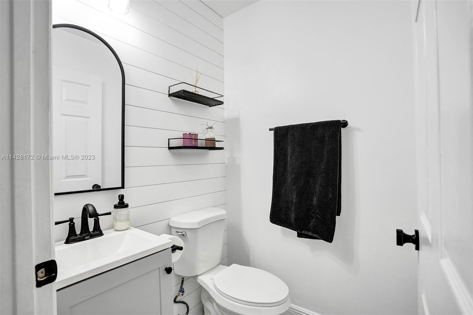 CHAPEL TRAIL II - Residential Lease