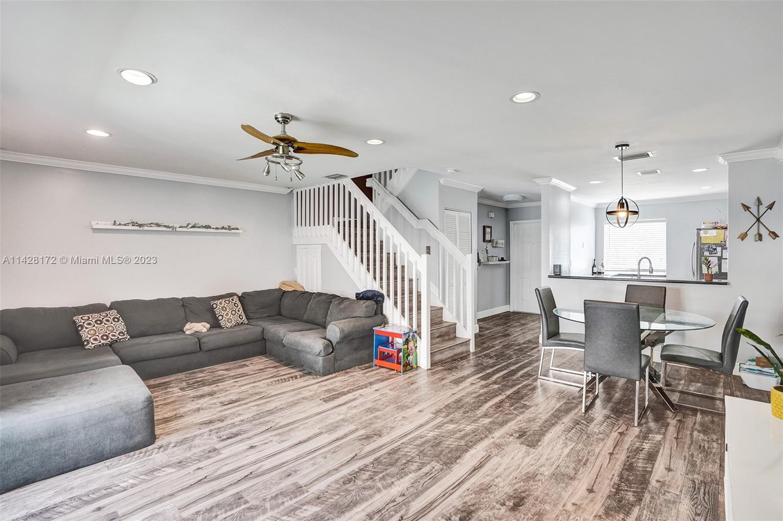 CHAPEL TRAIL II - Residential Lease