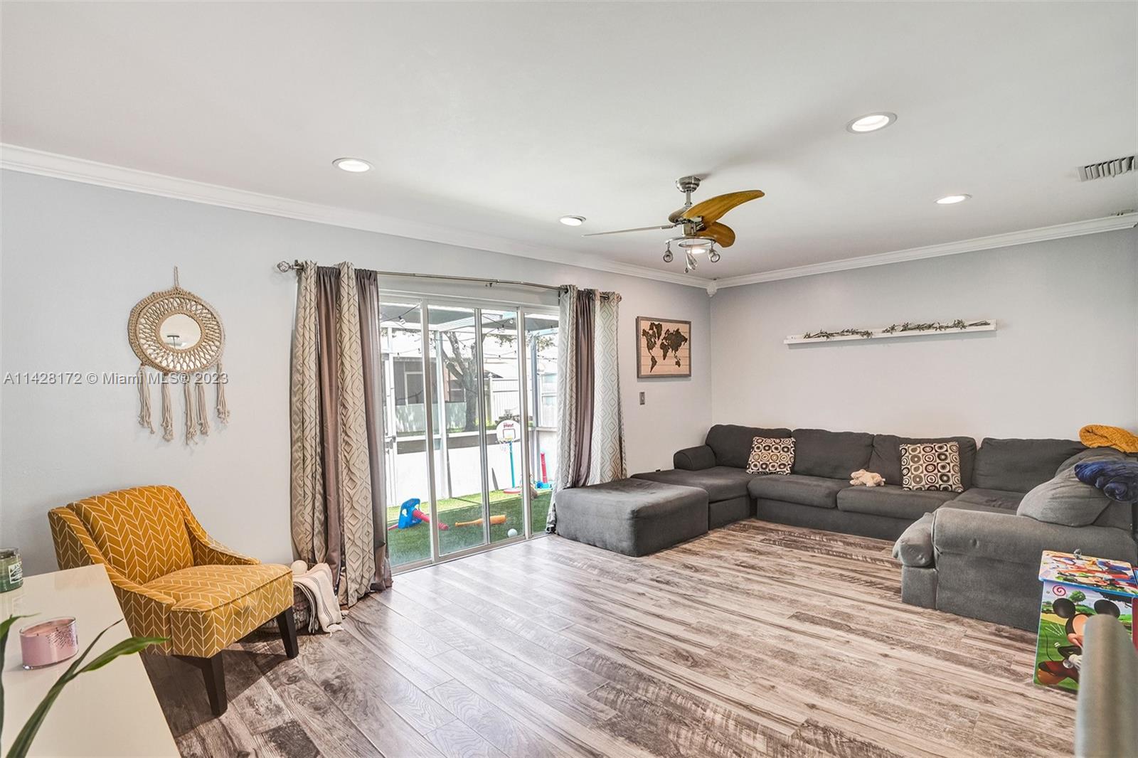CHAPEL TRAIL II - Residential Lease