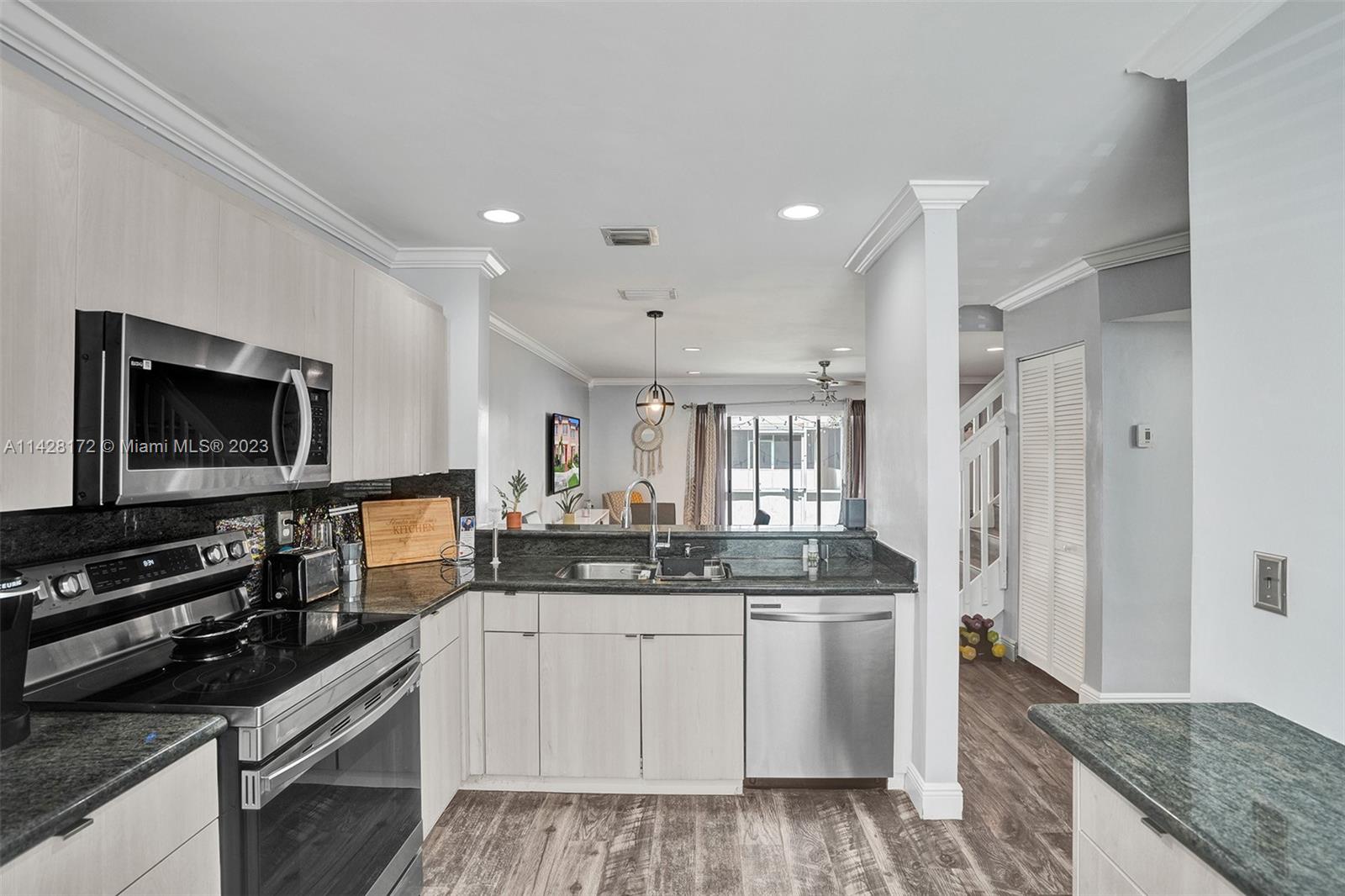 CHAPEL TRAIL II - Residential Lease