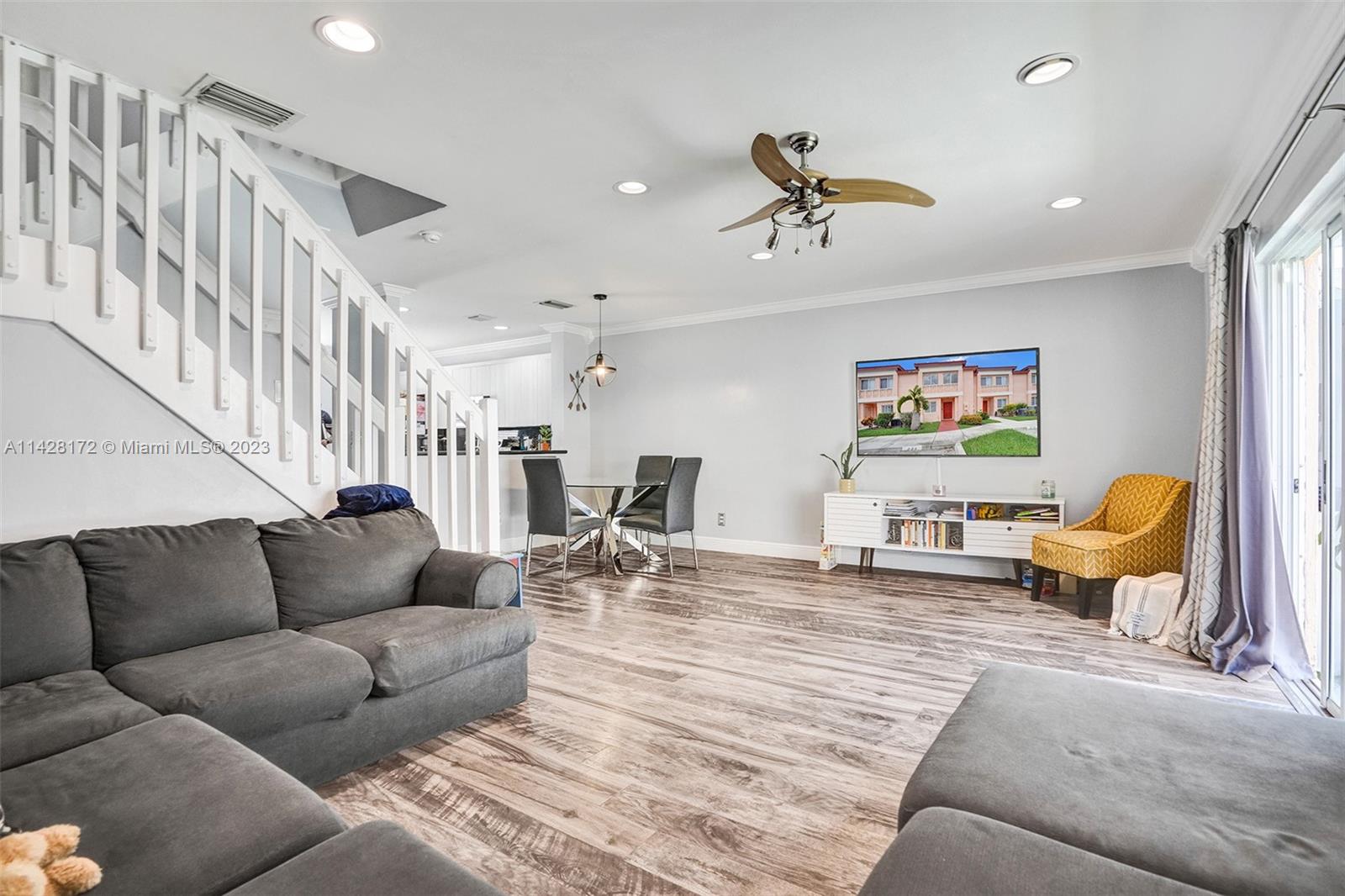 CHAPEL TRAIL II - Residential Lease